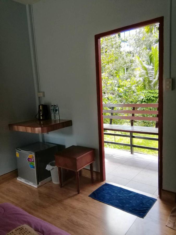 ホテル Baan Suan Tondin サトゥーン エクステリア 写真