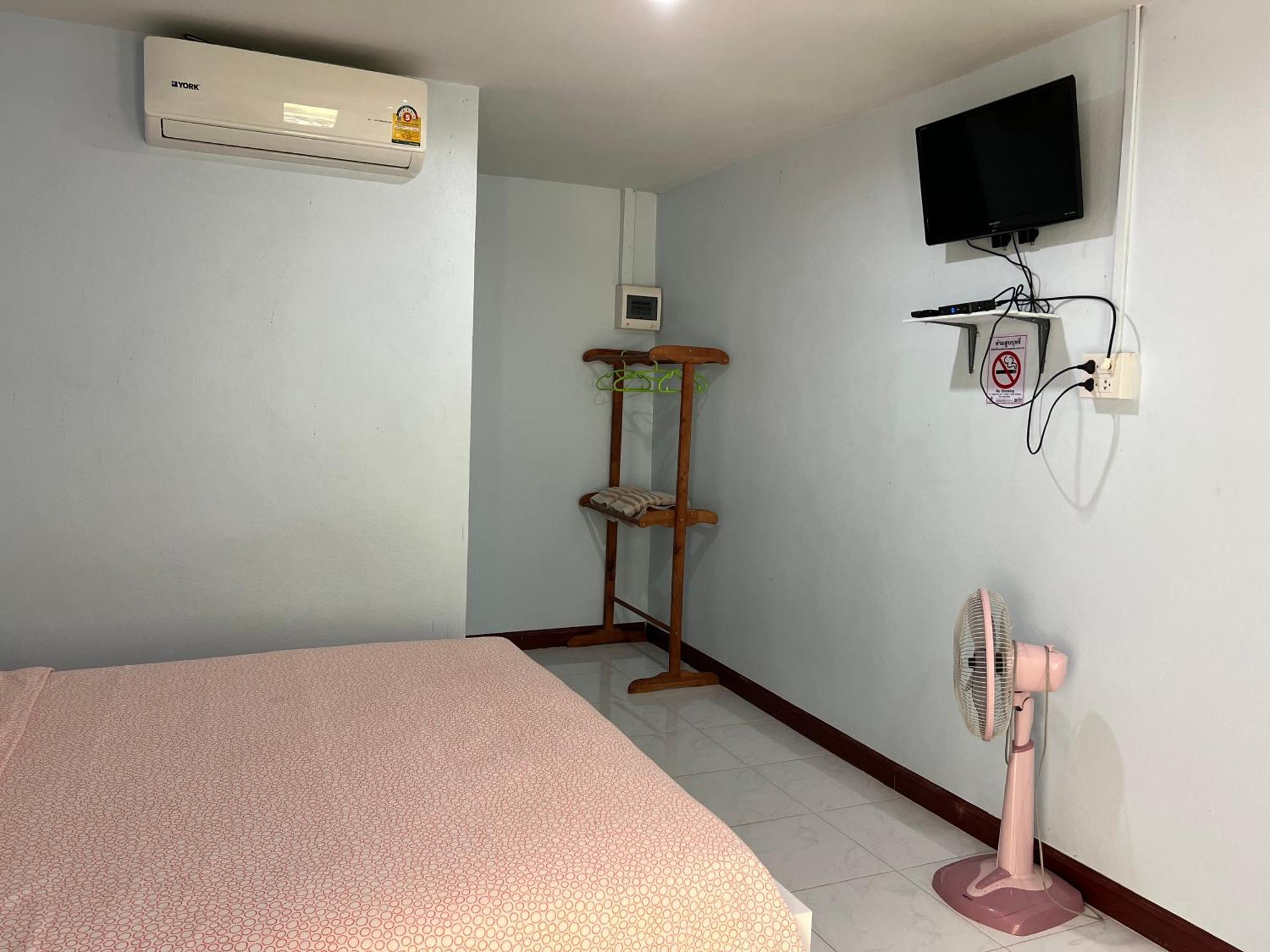 ホテル Baan Suan Tondin サトゥーン エクステリア 写真