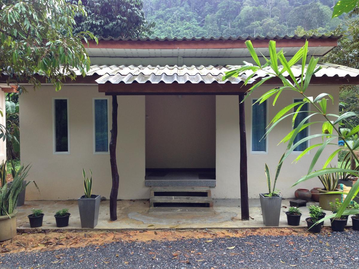 ホテル Baan Suan Tondin サトゥーン エクステリア 写真