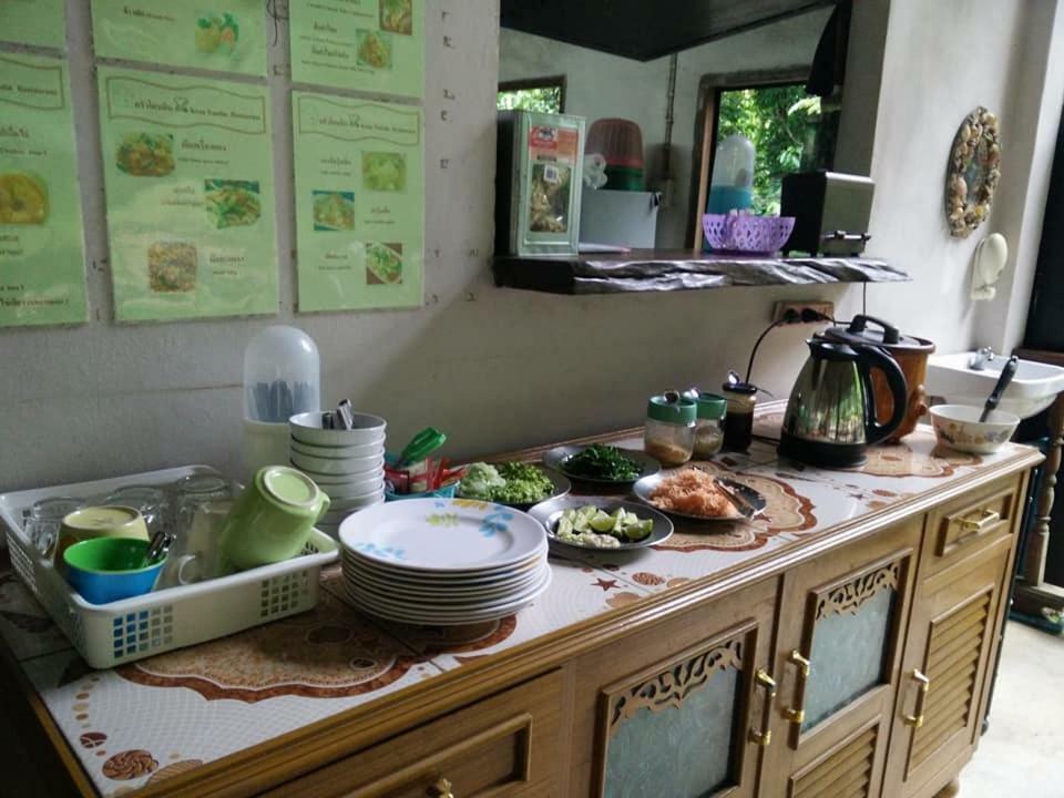 ホテル Baan Suan Tondin サトゥーン エクステリア 写真
